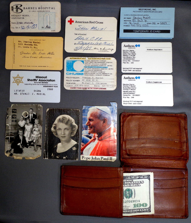 Illustration for article titled You Can Buy Stan Musial's Wallet, You Monster